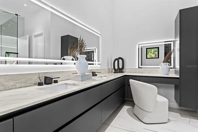 $2,961,700 | 2089 Arlington Street, Sarasota, FL 34239