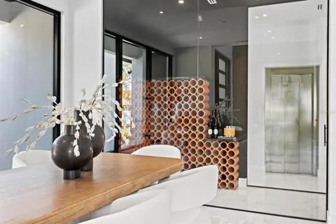 $2,961,700 | 2089 Arlington Street, Sarasota, FL 34239