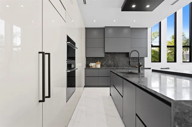 $2,961,700 | 2089 Arlington Street, Sarasota, FL 34239