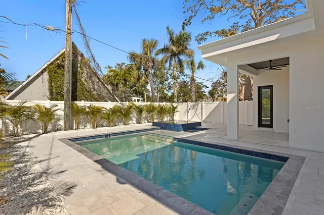 $2,961,700 | 2089 Arlington Street, Sarasota, FL 34239