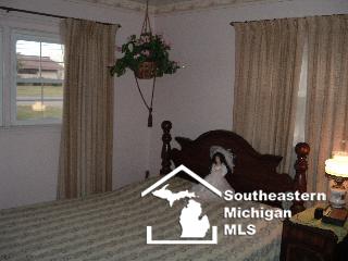 960 South Raisinville Road Monroe, MI 48161 - Photo 12 of 15 462325-11.JPG