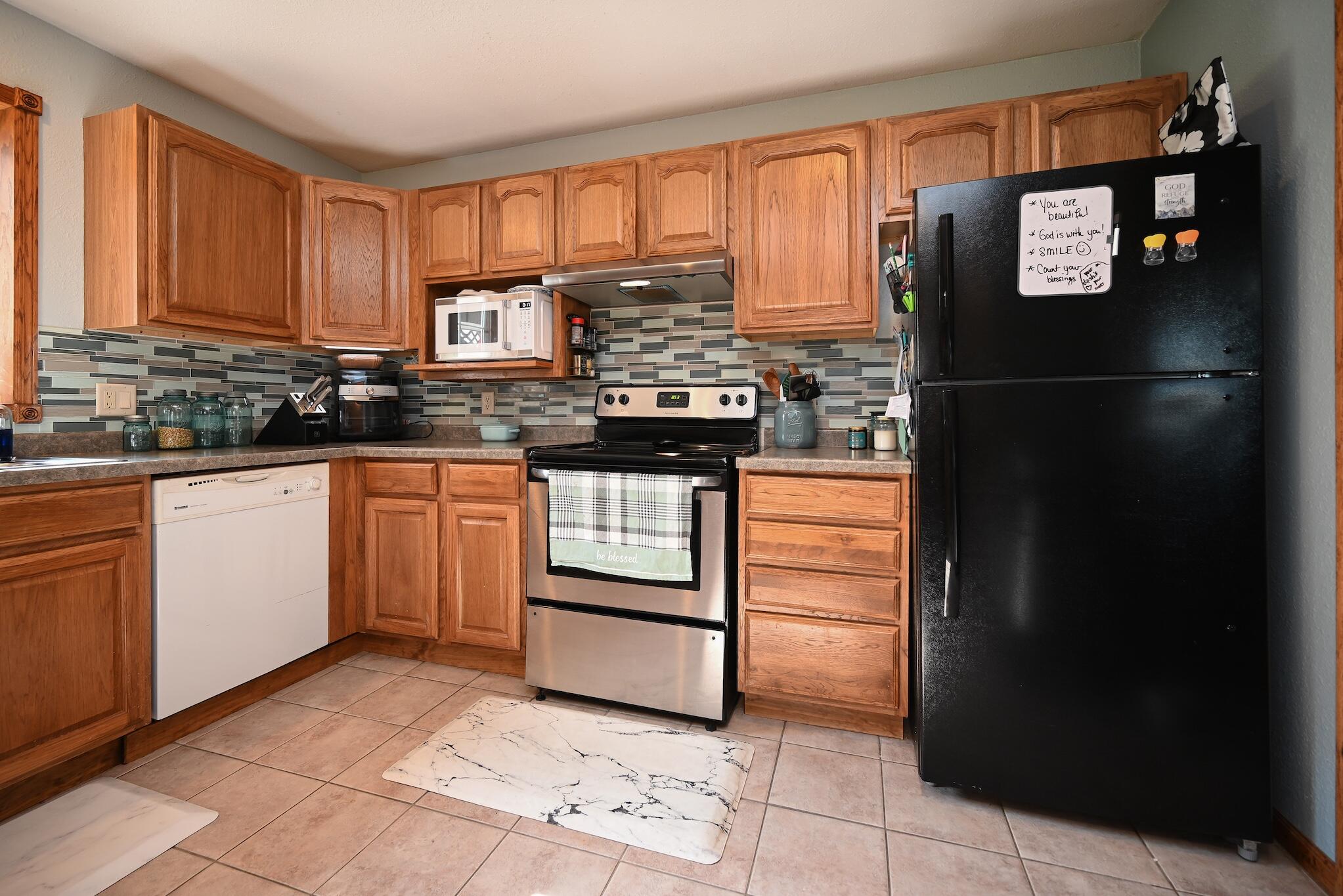 17 Williams Street Lewiston, MN 55952 - Photo 23 of 42 LL Kitchen II