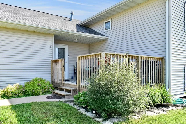 $369,000 | 17 Williams Street, Lewiston, MN 55952