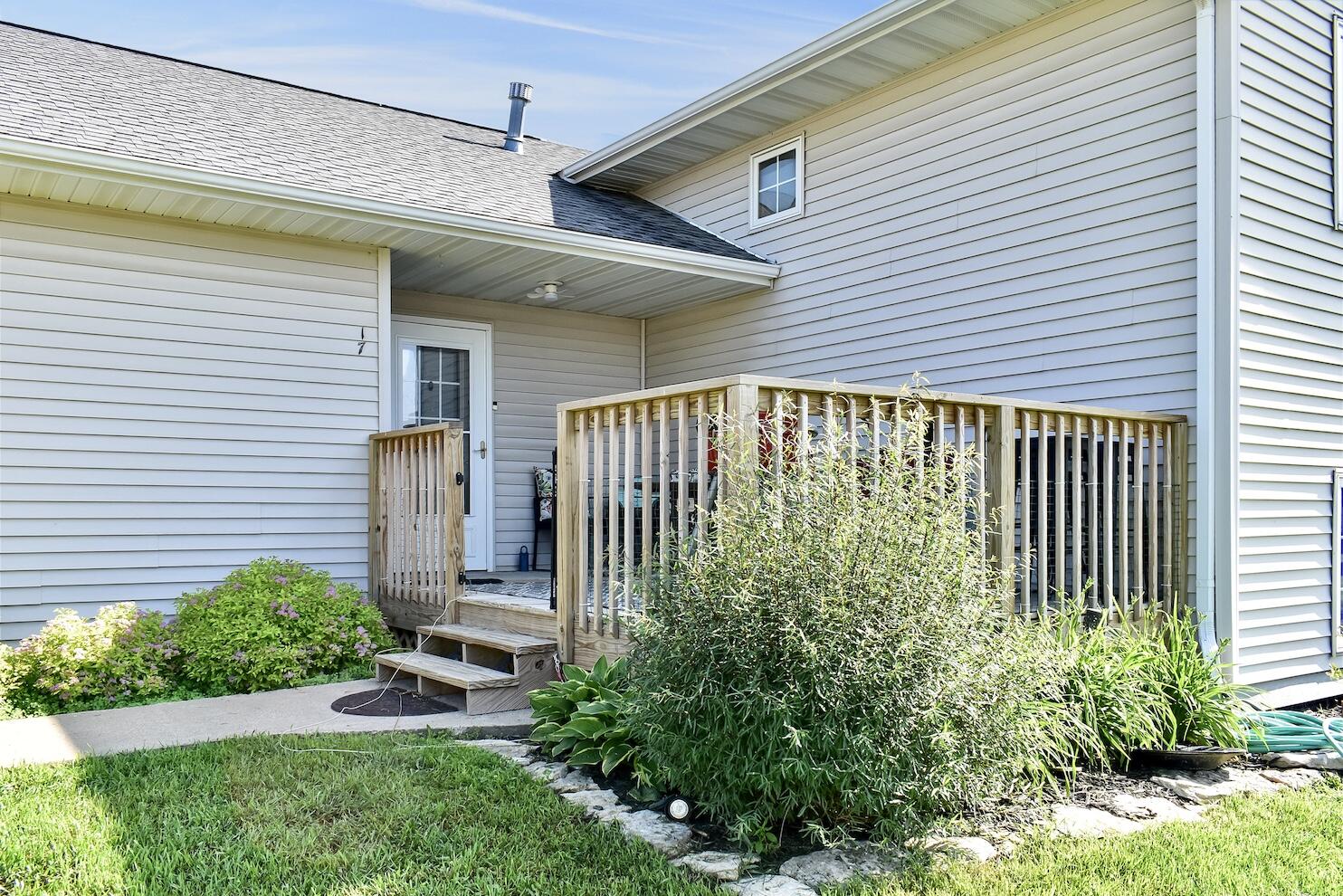 17 Williams Street Lewiston, MN 55952 - Photo 34 of 42 Back Entrance