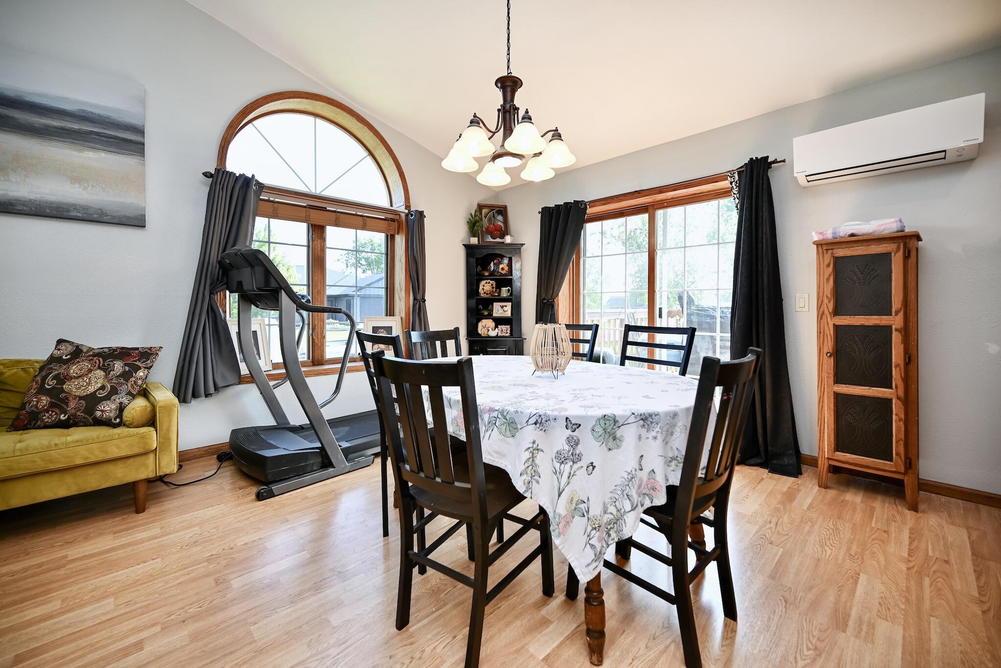 17 Williams Street Lewiston, MN 55952 - Photo 5 of 42 Dining Area