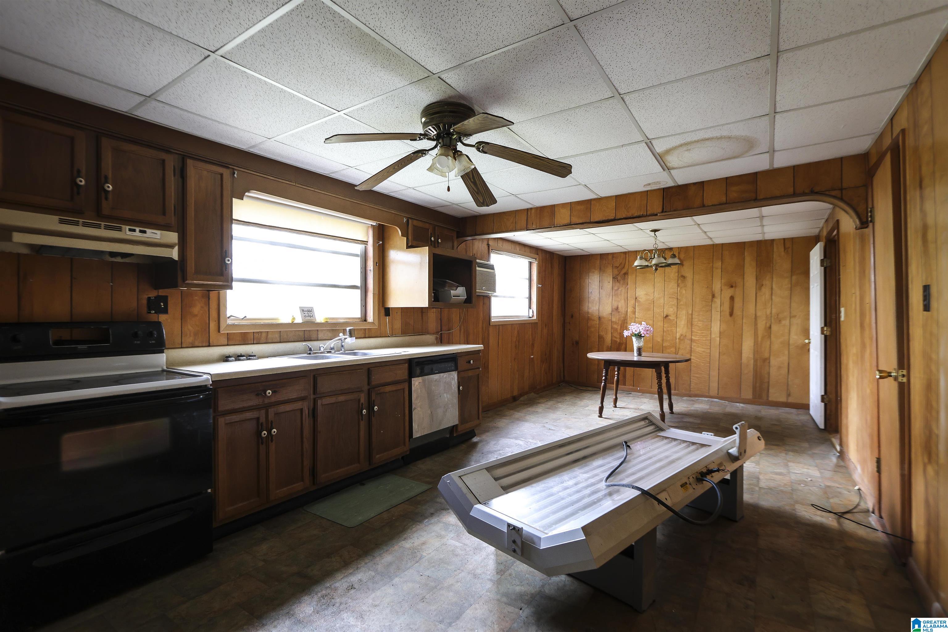 259 Pinecroft Road Anniston, AL 36207 - Photo 9 of 37