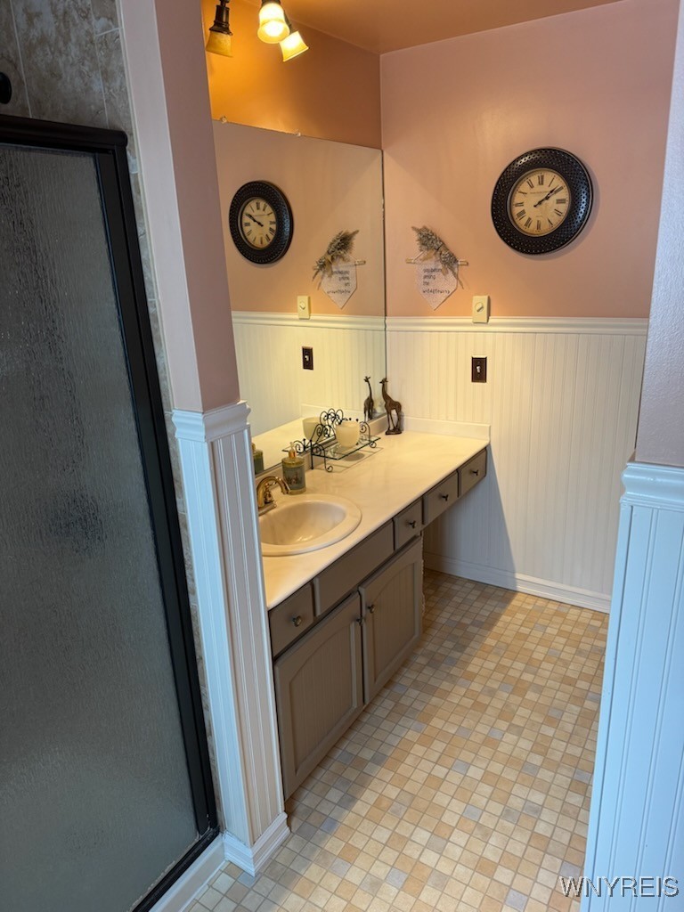 639 County Line Road Darien, NY 14004 - Photo 18 of 32 1st floor full bath