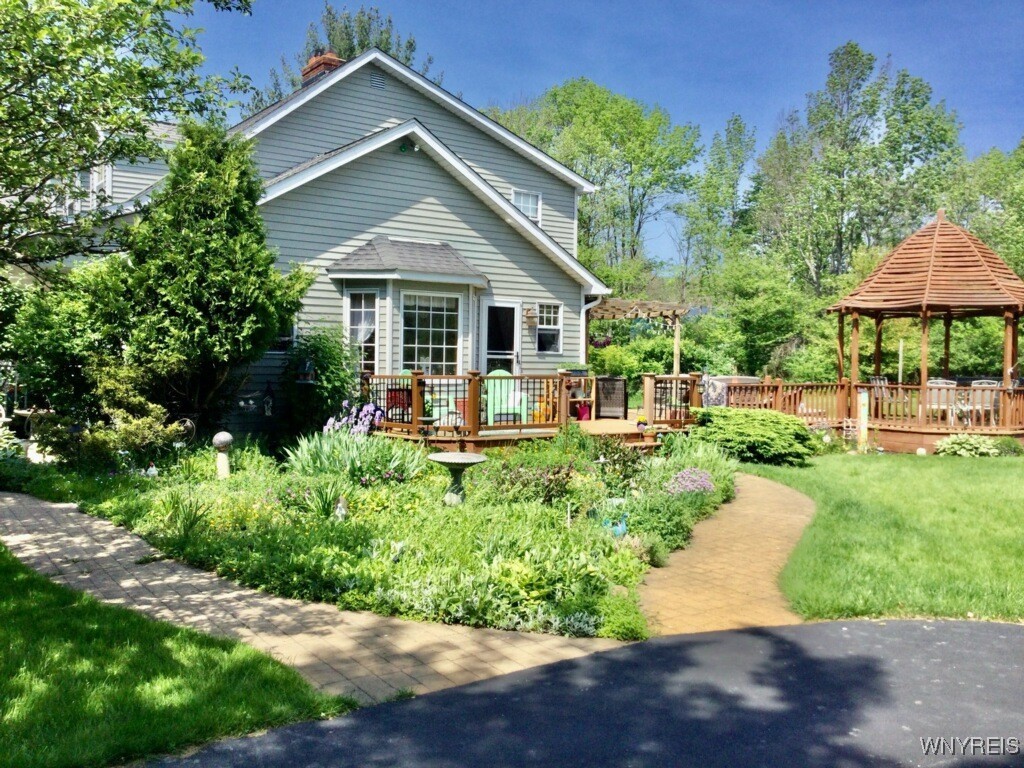 639 County Line Road Darien, NY 14004 - Photo 3 of 32