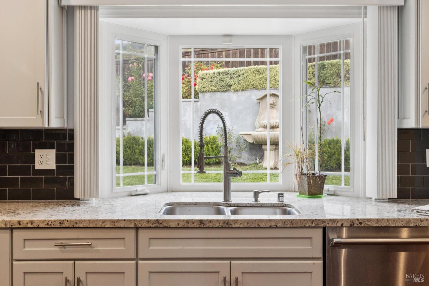 10 North Knoll Road Mill Valley, CA 94941 - Photo 13 of 43 Gallery Image 13