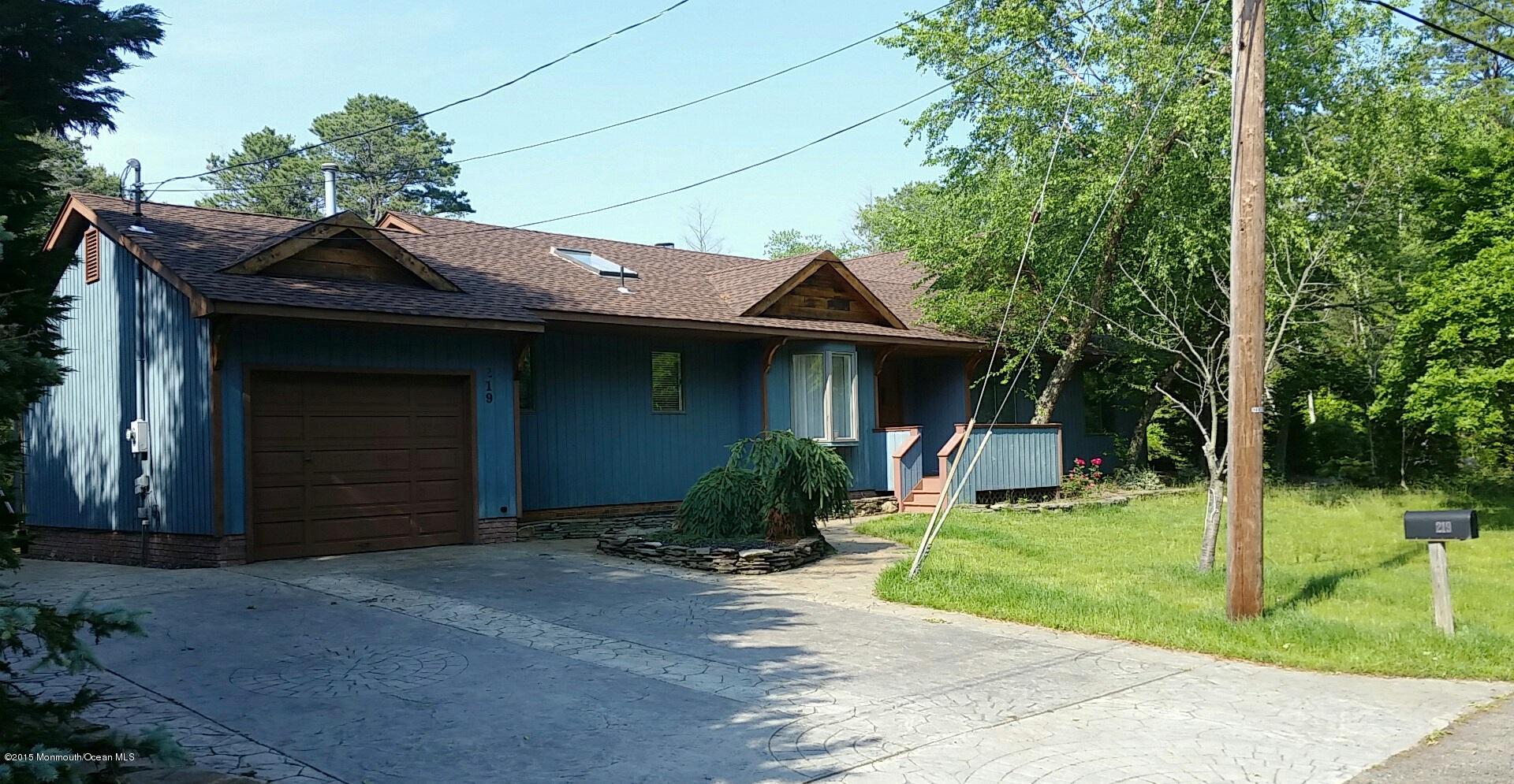 219 Harbor Inn Road Bayville, NJ 08721 - Photo 2 of 10 Subject - Front (2)