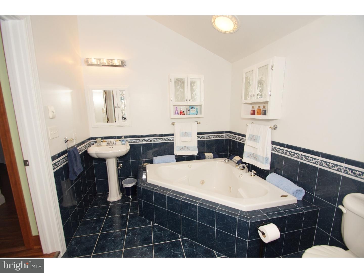 2737 East Orvilla Road Hatfield, PA 19440 - Photo 9 of 25 Bathroom