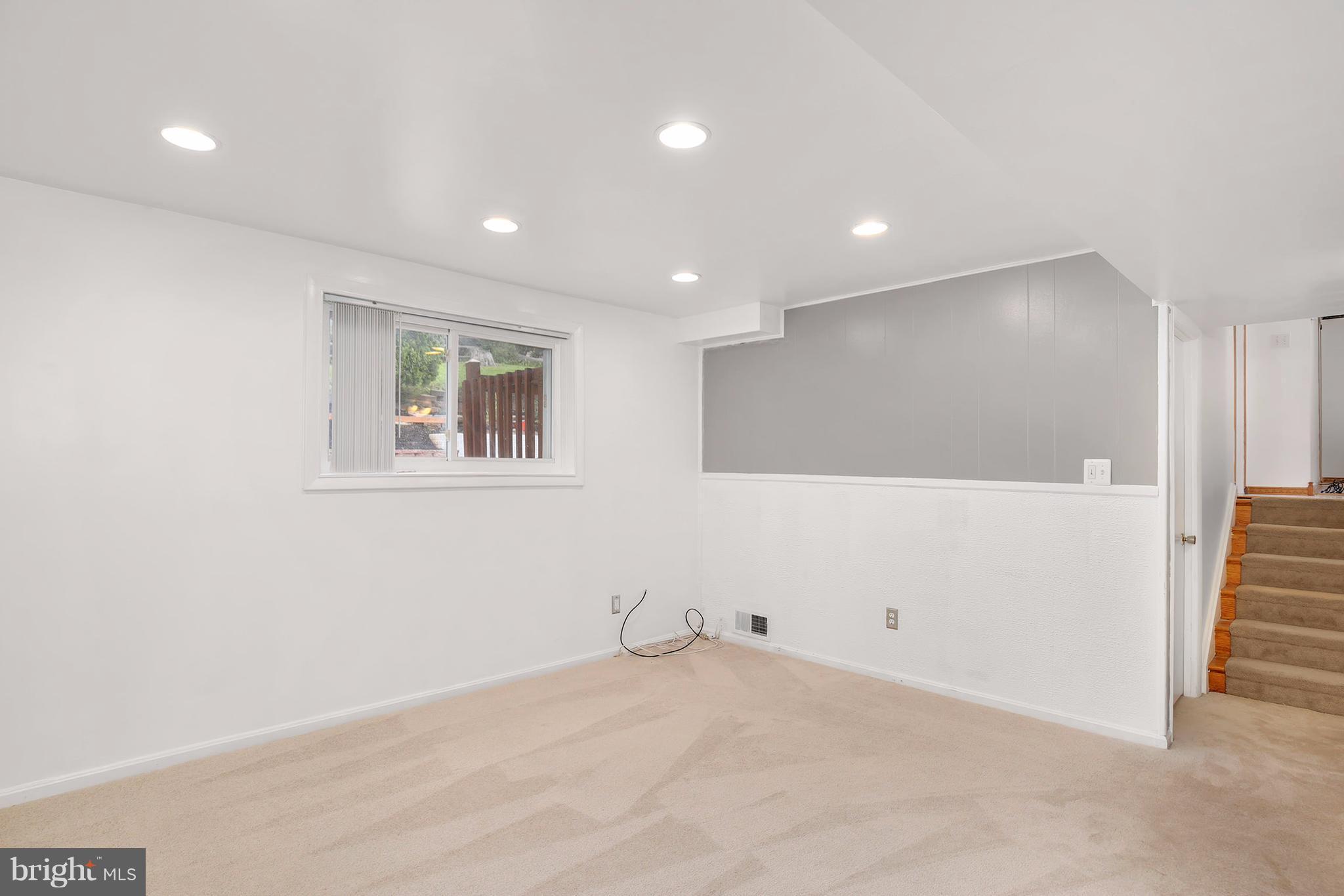 7110 Redmiles Road Laurel, MD 20707 - Photo 19 of 30 Family Room