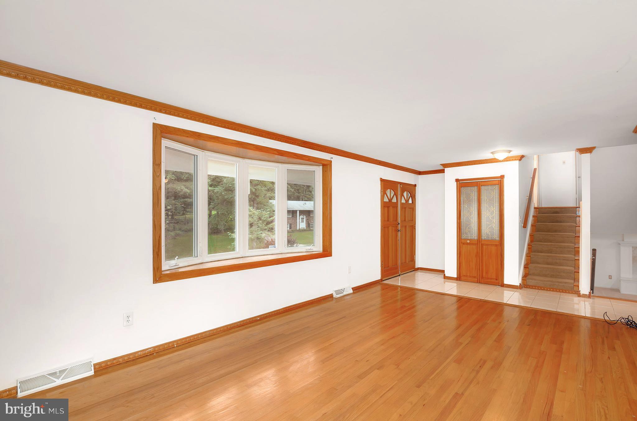 7110 Redmiles Road Laurel, MD 20707 - Photo 3 of 30 Living Room