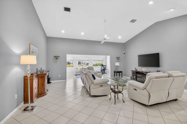 $550,000 | 2905 Riviera Drive, Delray Beach, FL 33445