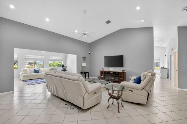 $550,000 | 2905 Riviera Drive, Delray Beach, FL 33445