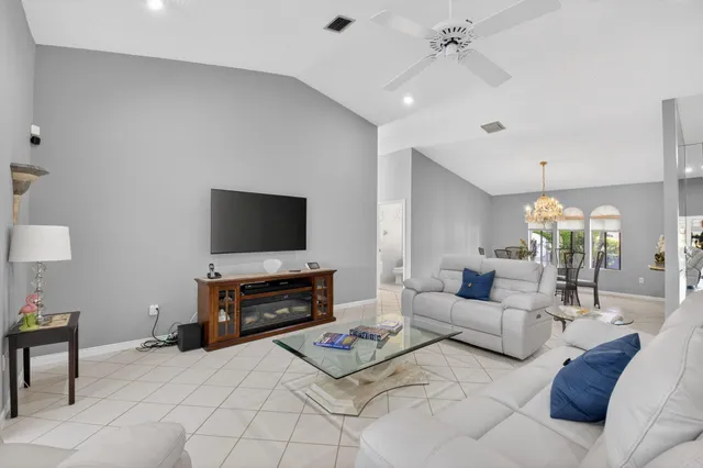 $550,000 | 2905 Riviera Drive, Delray Beach, FL 33445