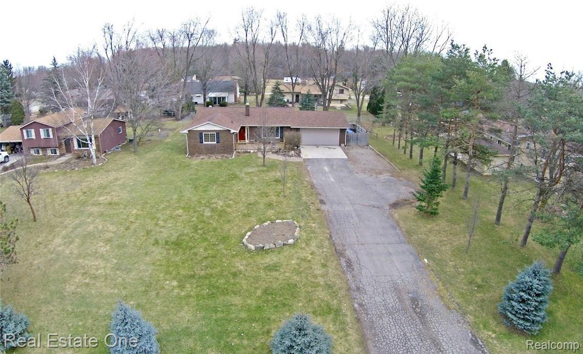 371 South Baldwin Road Oxford, MI 48371 - Photo 5 of 51 1) Front.jpg