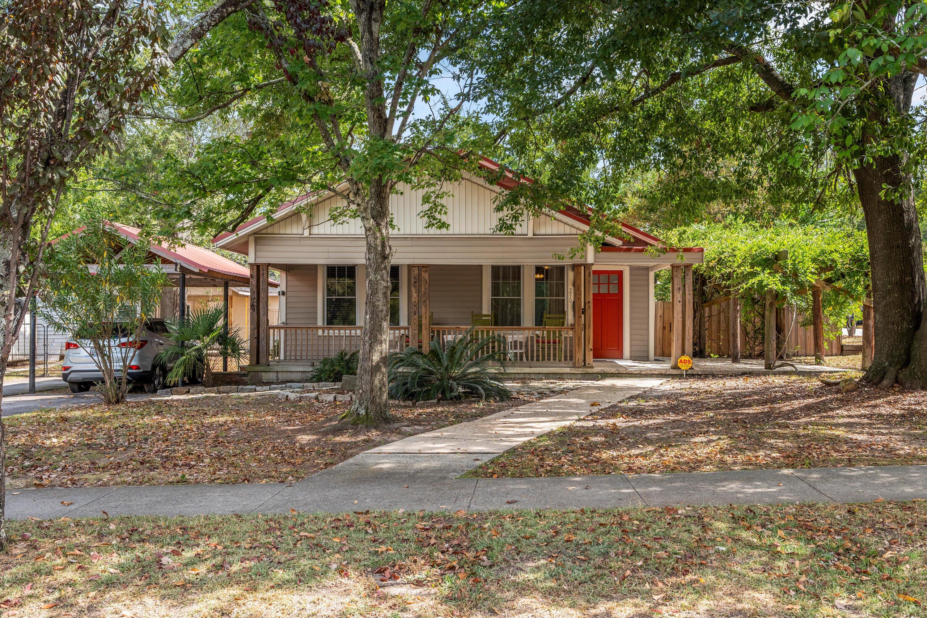 Main home with over 1800 sq feet.