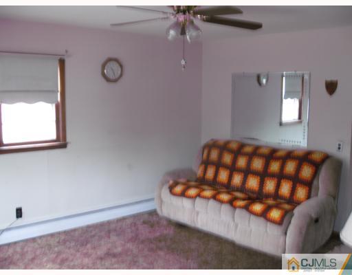 11 Rector Avenue Woodbridge, NJ 07095 - Photo 3 of 5 Gallery Image 3