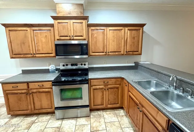 $2,400 | 116 Gardenia Street, Panama City Beach, FL 32407