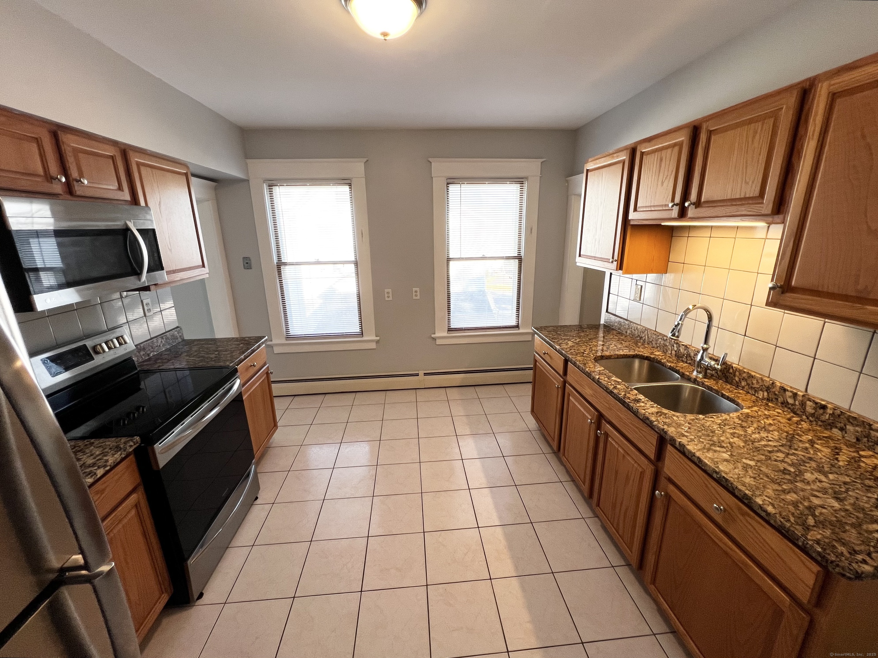 532 High Street, Unit 2 Middletown, CT 06457 - Photo 1 of 18