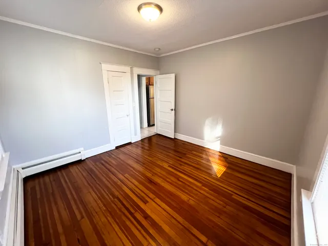 $1,595 | 532 High Street, Unit 2, Middletown, CT 06457