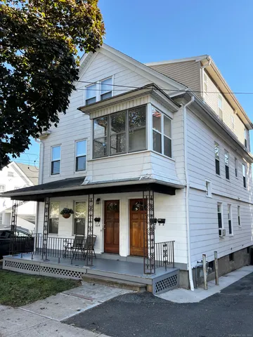 $1,595 | 532 High Street, Unit 2, Middletown, CT 06457