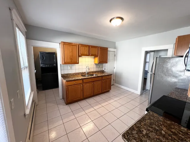 $1,595 | 532 High Street, Unit 2, Middletown, CT 06457