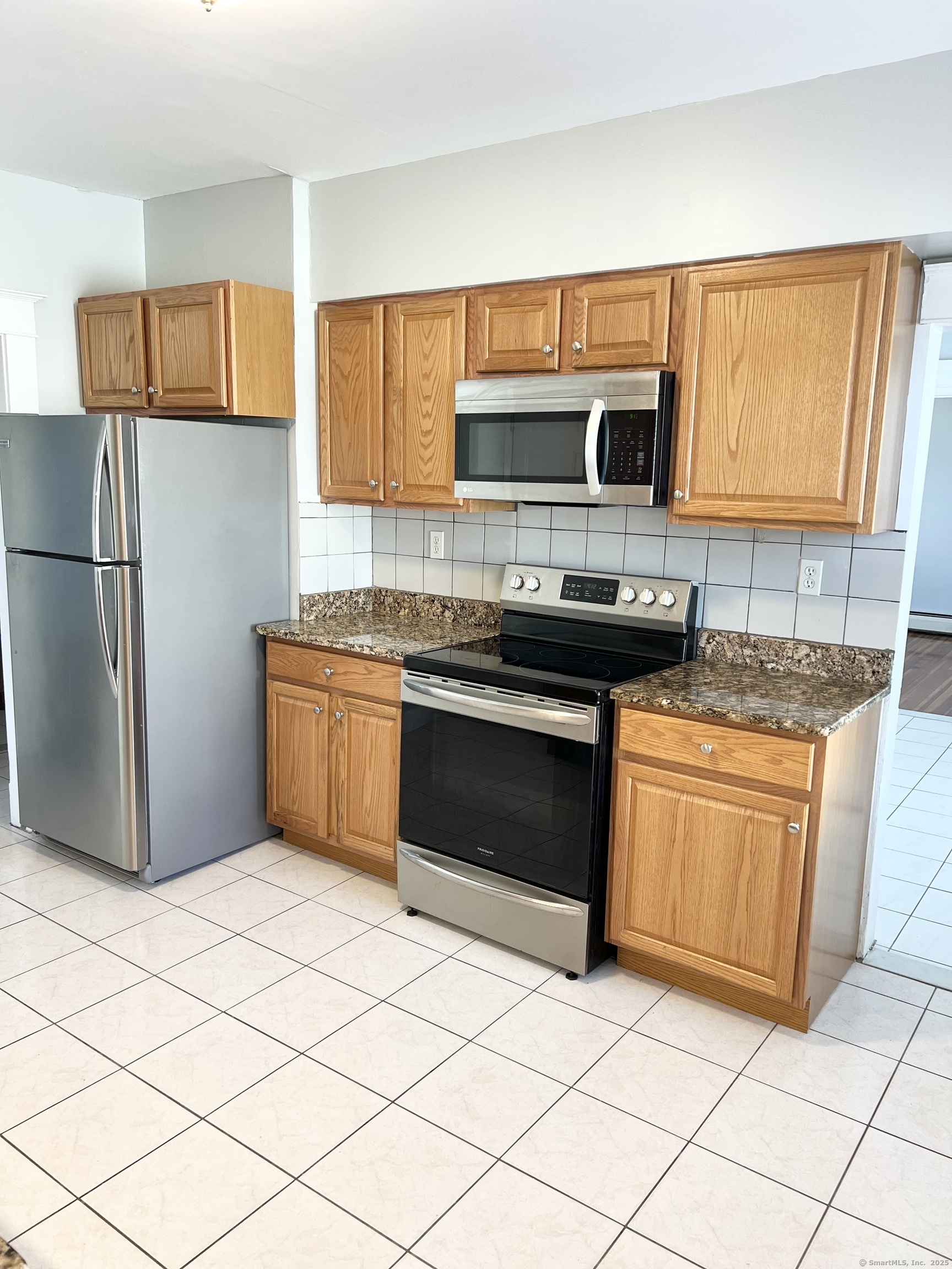 532 High Street, Unit 2 Middletown, CT 06457 - Photo 3 of 18