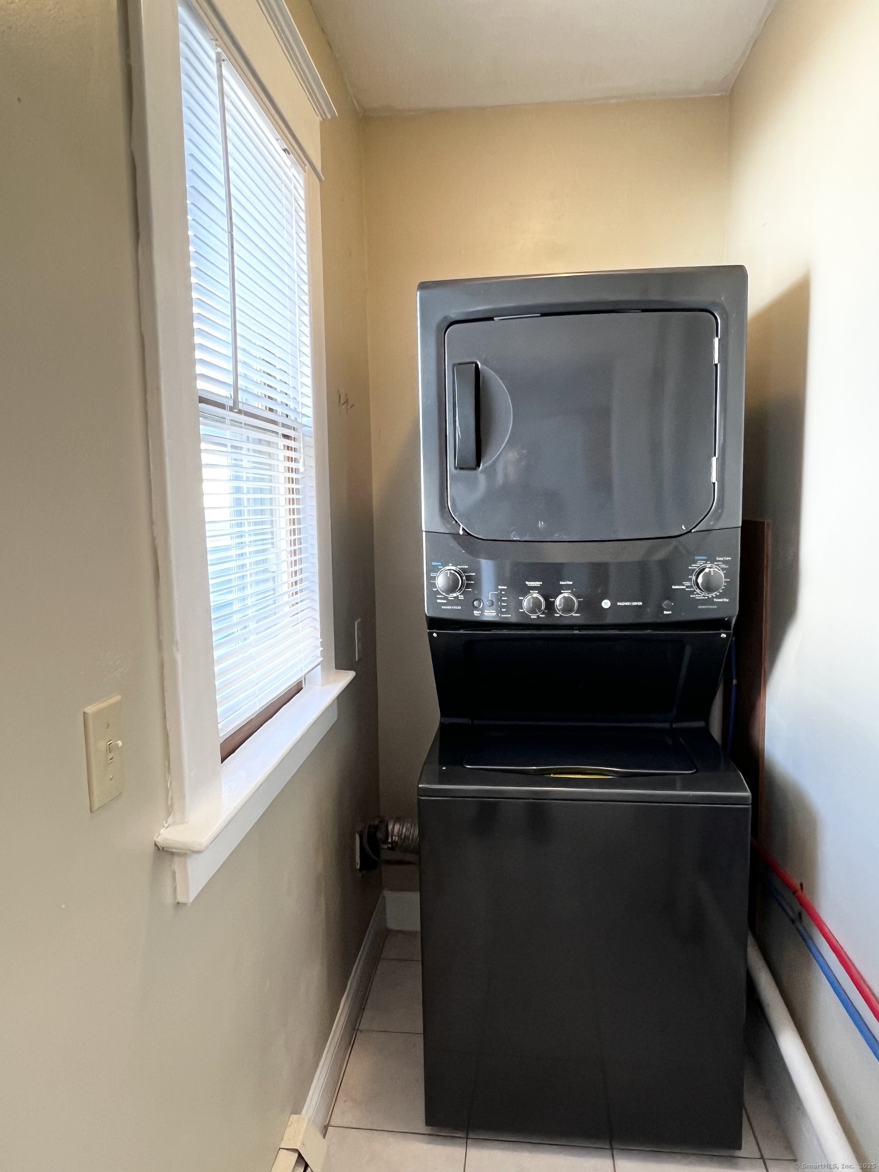 532 High Street, Unit 2 Middletown, CT 06457 - Photo 5 of 18