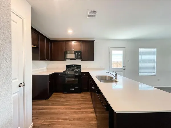 $1,950 | 7413 Jackrabbit Avenue, McKinney, TX 75071
