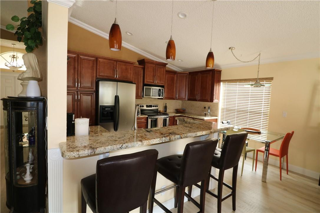 7432 Parkside Lane Pompano Beach, FL 33063 - Photo 8 of 55 Photo 8