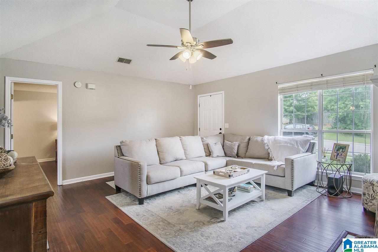 203 Stone Circle Pelham, AL 35124 - Photo 5 of 28