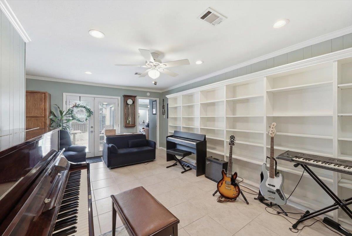 455 Georgetown Street Beaumont, TX 77707 - Photo 13 of 38