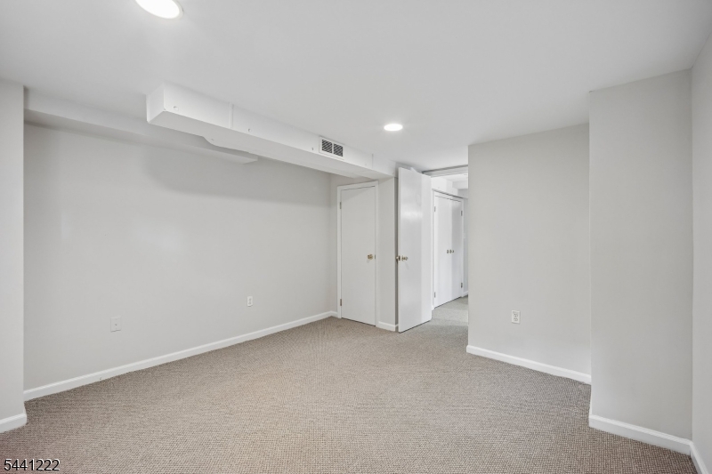 11 Wordsworth Road Short Hills, NJ 07078 - Photo 14 of 44