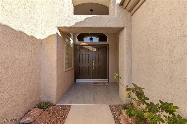 $2,495 | 2404 Spring Water Drive, Las Vegas, NV 89134