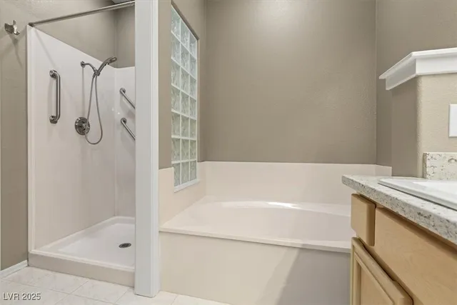 $2,495 | 2404 Spring Water Drive, Las Vegas, NV 89134