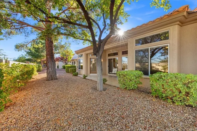 $2,495 | 2404 Spring Water Drive, Las Vegas, NV 89134