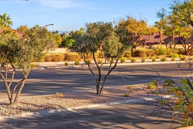 $2,495 | 2404 Spring Water Drive, Las Vegas, NV 89134