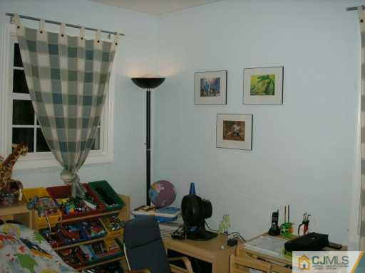 152 Ethel Road Edison, NJ 08817 - Photo 3 of 8 Gallery Image 3