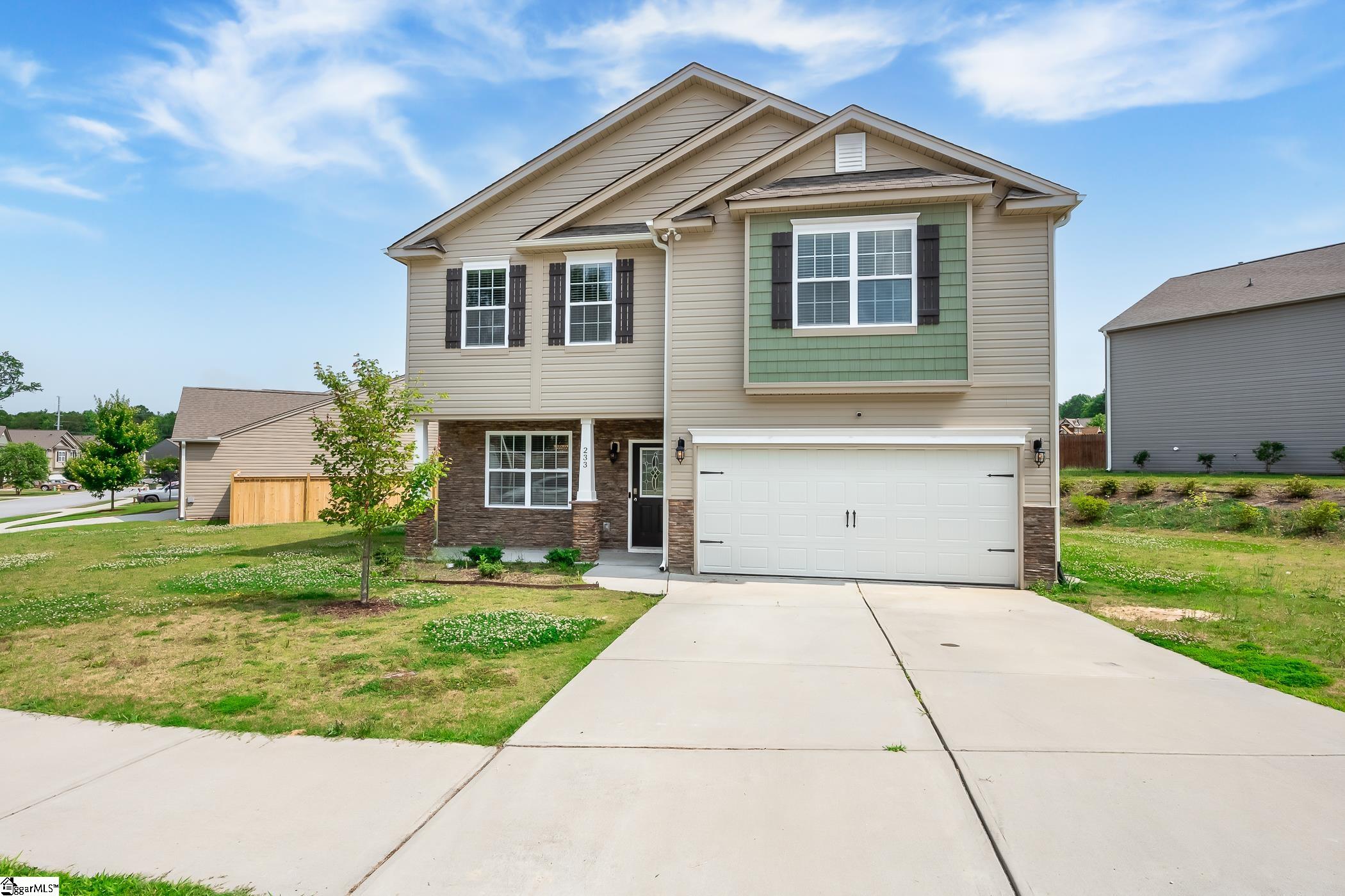 233 Addlestone Circle Fountain Inn, SC 29644 - Photo 1 of 32 Gallery Image 1