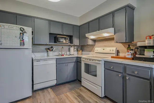 $289,000 | 45 Farber Drive, Unit 45, West Babylon, NY 11704