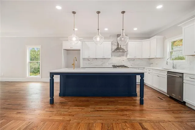 $975,000 | 52 Lake Overlook Drive, White, GA 30184