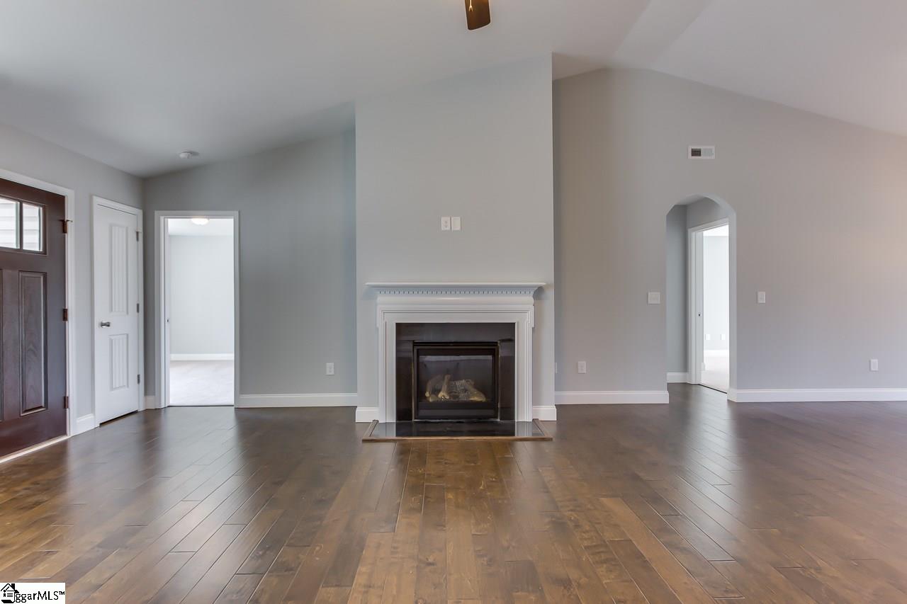 526 Reid School Road Taylors, SC 29687 - Photo 9 of 35 Gallery Image 9