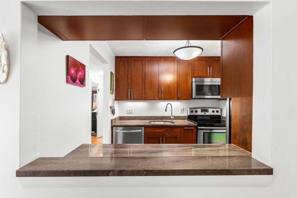 18 Hamilton Road, Unit 502 Arlington, MA 02474 - Photo 11 of 22 Gallery Image 11