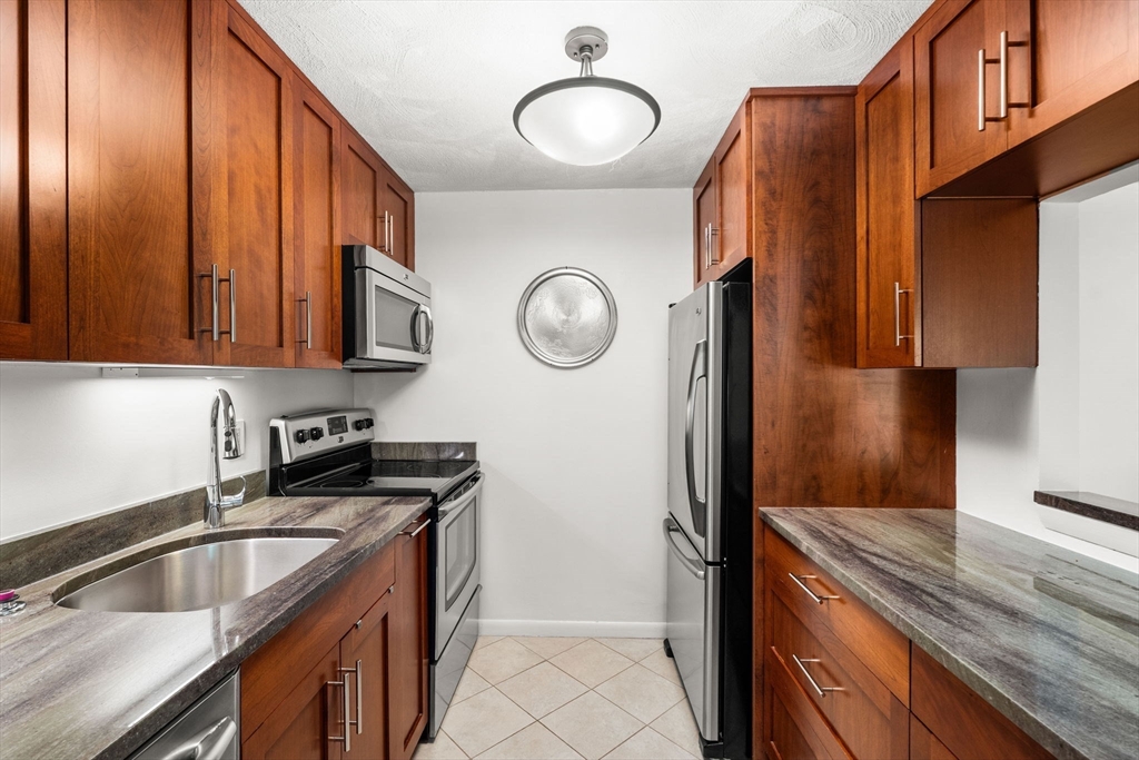 18 Hamilton Road, Unit 502 Arlington, MA 02474 - Photo 9 of 22 Gallery Image 9