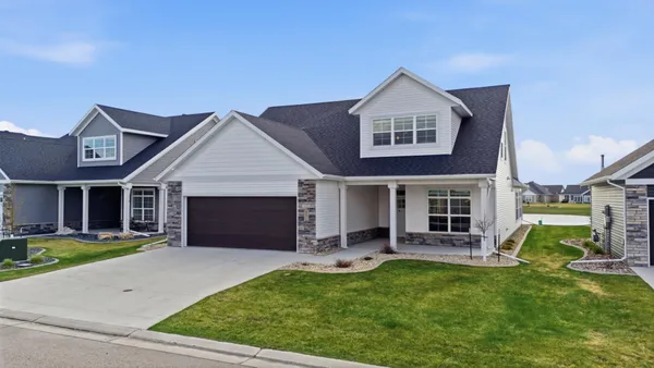 $925,000 | 711 Rania Way West, West Fargo, ND 58078