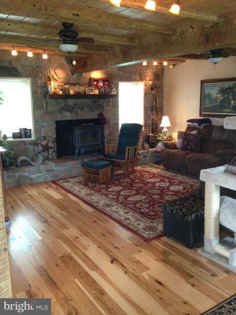 5040 Walnut Grove Road Taneytown, MD 21787 - Photo 3 of 30 Living Room