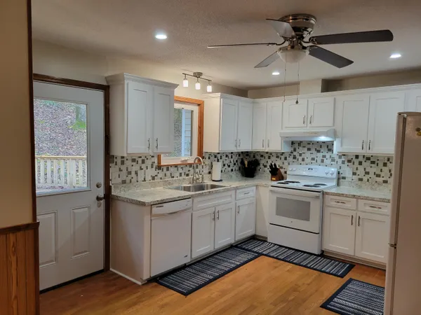 $420,000 | 15 Apache Trail, Kimball, TN 37347