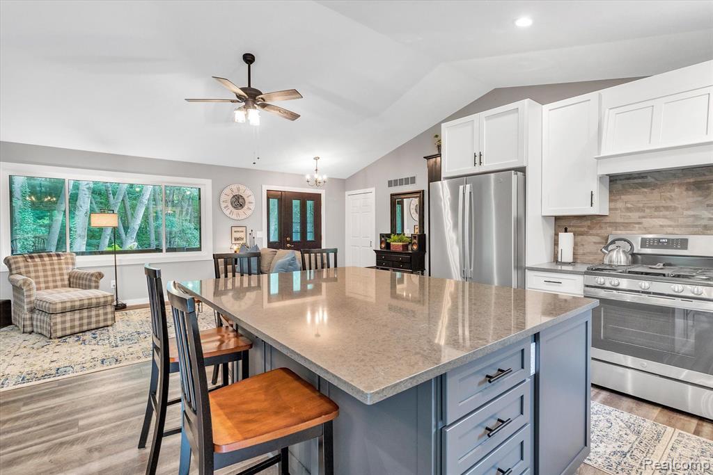 1744 Peavy Road Howell, MI 48843 - Photo 11 of 34